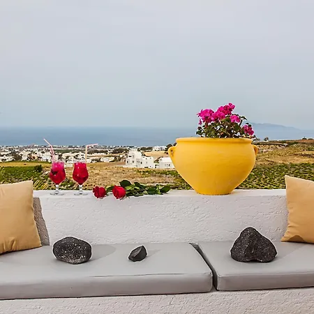 Nautilus Dome 3* Fira (Santorini)