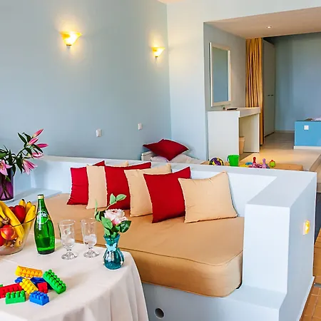 Nautilus Dome Φηρά