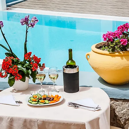 ホテル ノーチラス ドーム サントリーニ