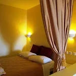 Hotel Nautilus Dome Fira (Santorini)
