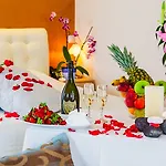 Nautilus Dome Hotel Fira (Santorini)