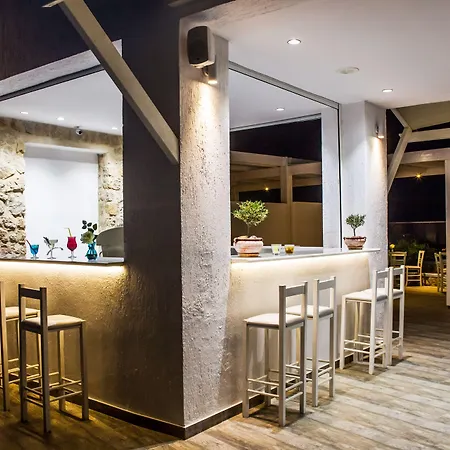 Nautilus Dome Otel 3*