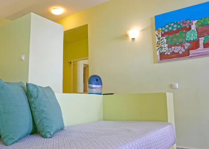 Nautilus Dome Hotel Fira (Santorini)