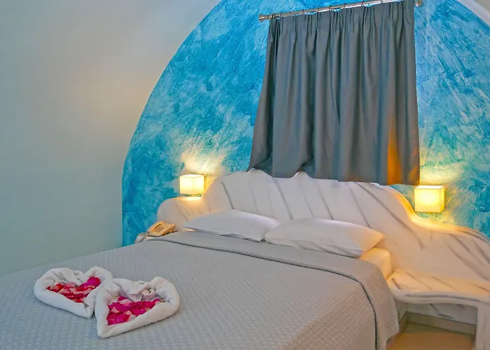 Otel Nautilus Dome Fira (Santorini)
